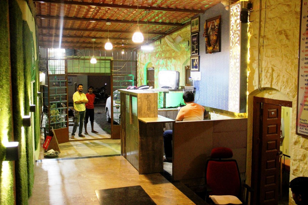 Yuvraj Lodge Osmanabad Exterior photo